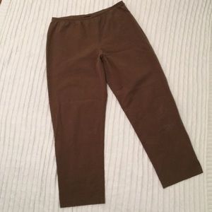 Classic Eileen Fisher cropped pants - size S